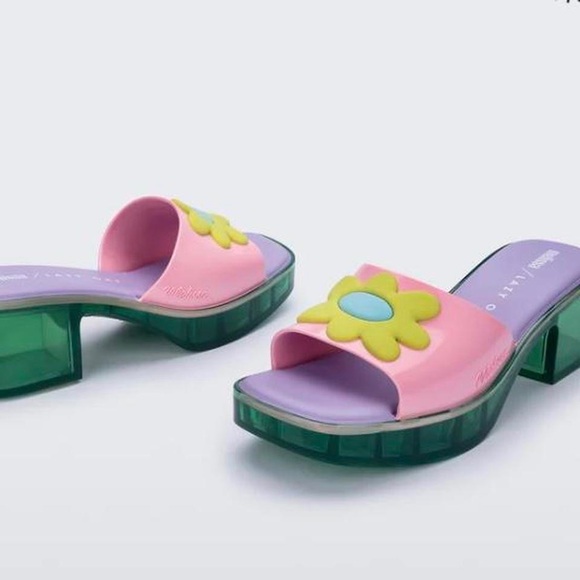 [SOLD] Melissa x Lazy Oaf sandals - Picture 4 of 6